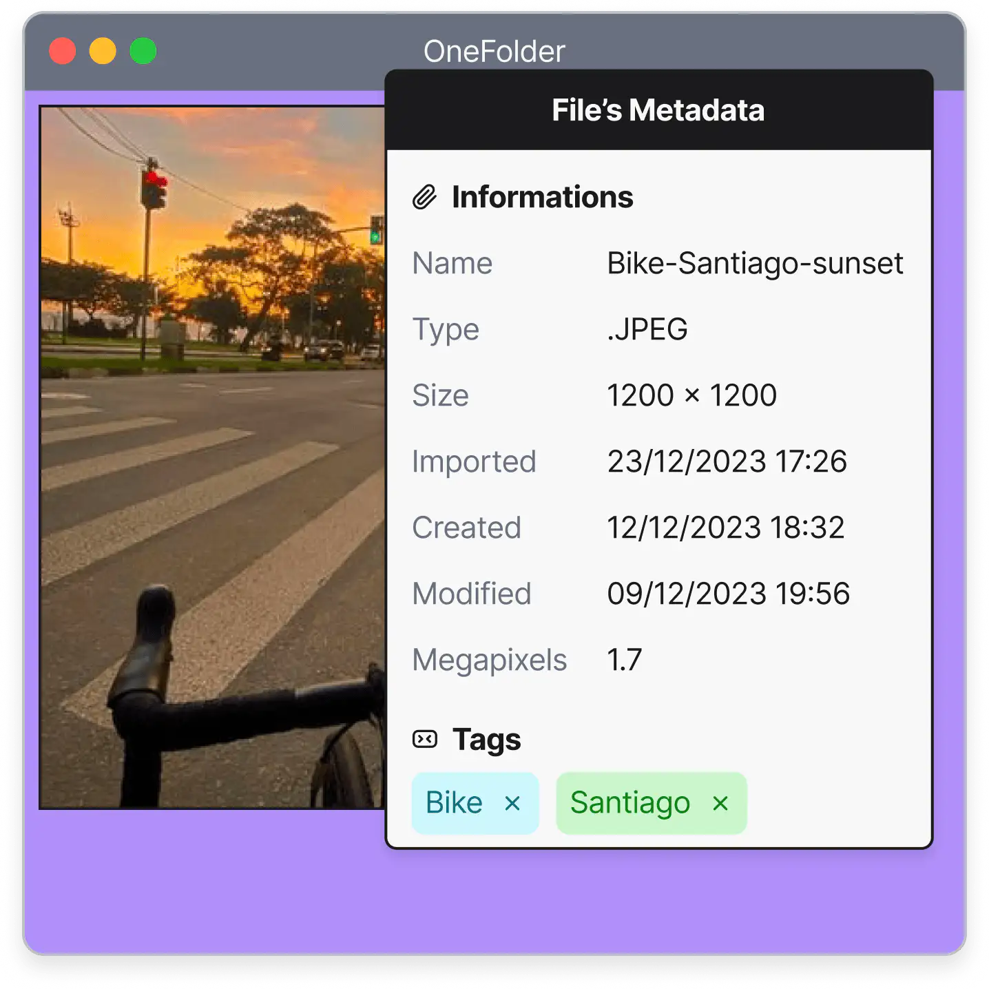 Screenshot of the app a bike with tags 'Bike', 'Santiago', 'Summer'.